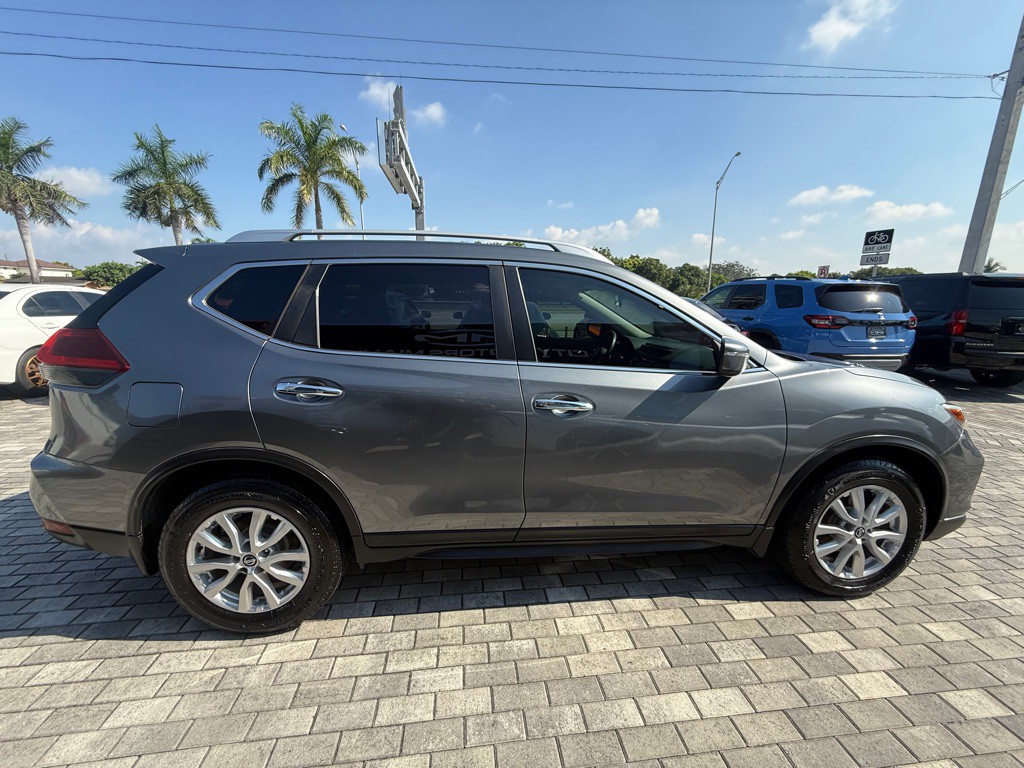 2020 Nissan Rogue Image 9