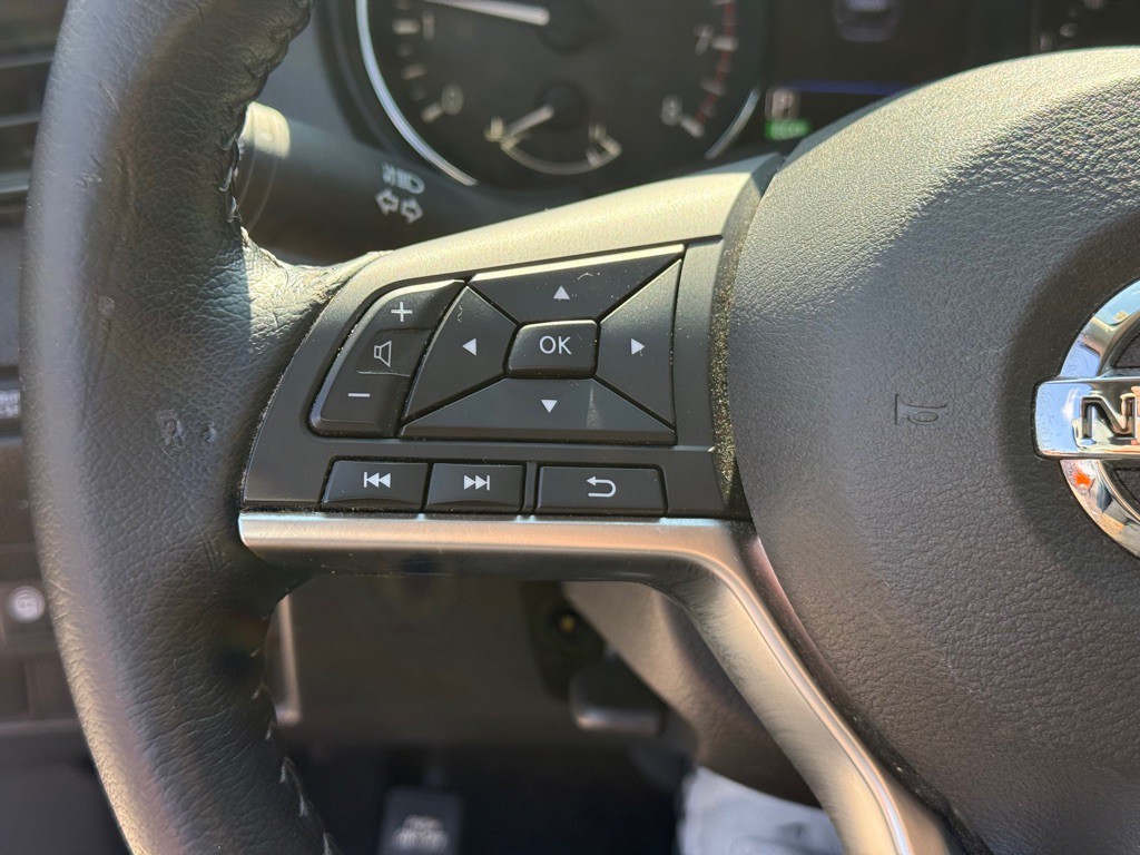 2020 Nissan Rogue Image 13