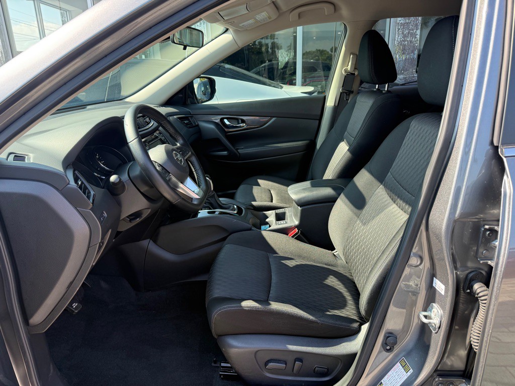 2020 Nissan Rogue Image 25