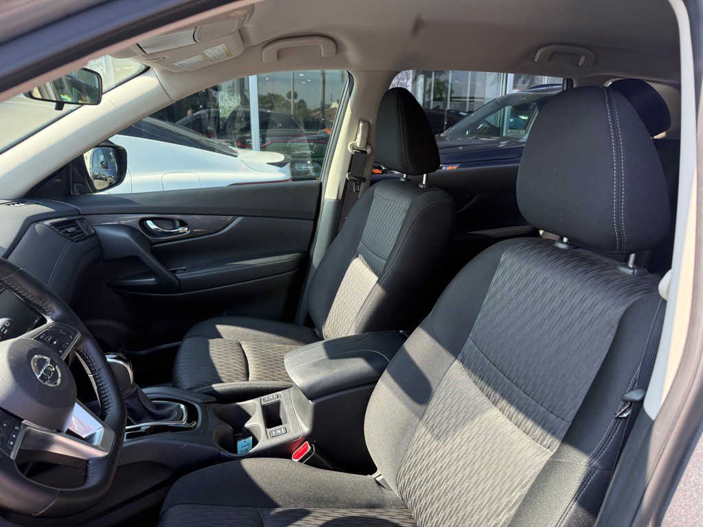 2020 Nissan Rogue Image 26