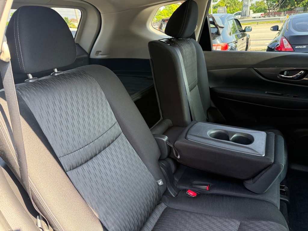 2020 Nissan Rogue Image 31