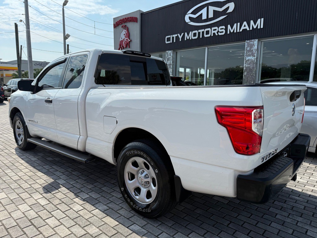2021 Nissan Titan Image 5