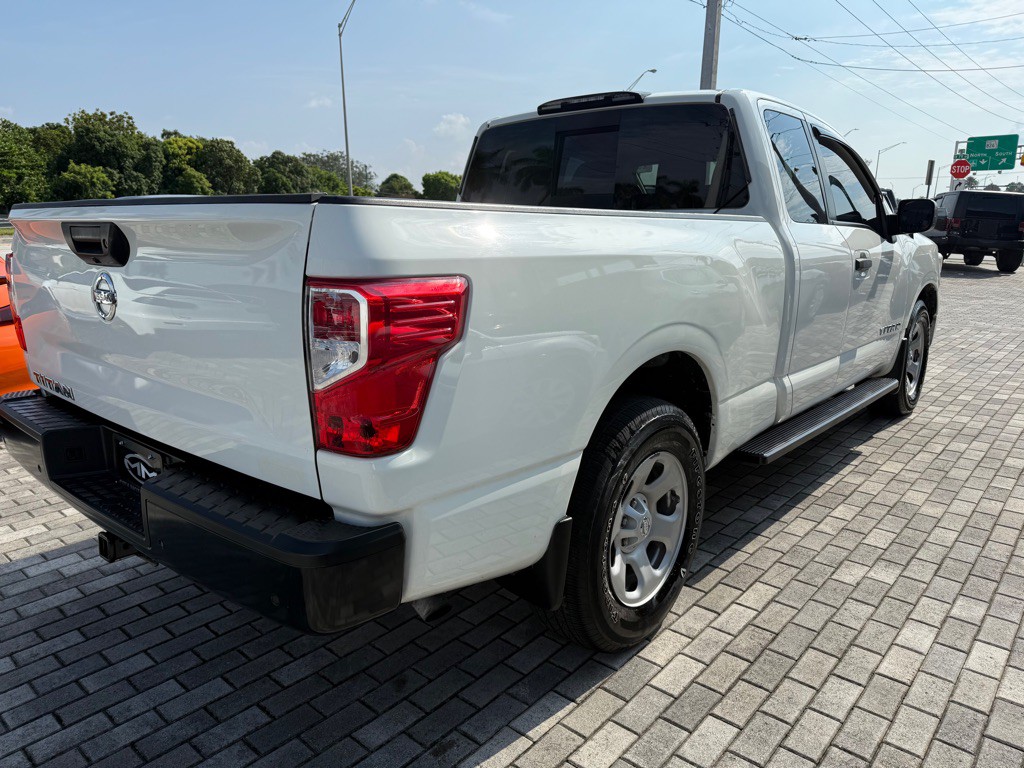 2021 Nissan Titan Image 8