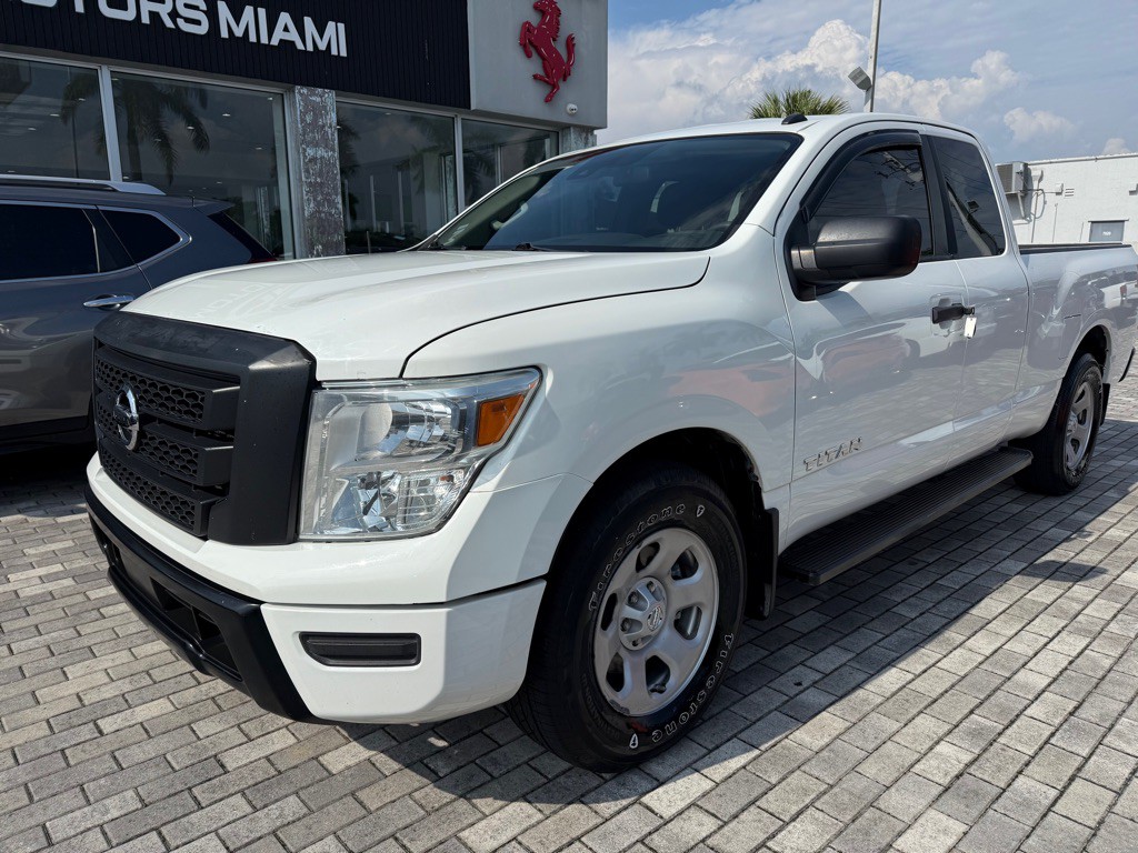 2021 Nissan Titan Image 3