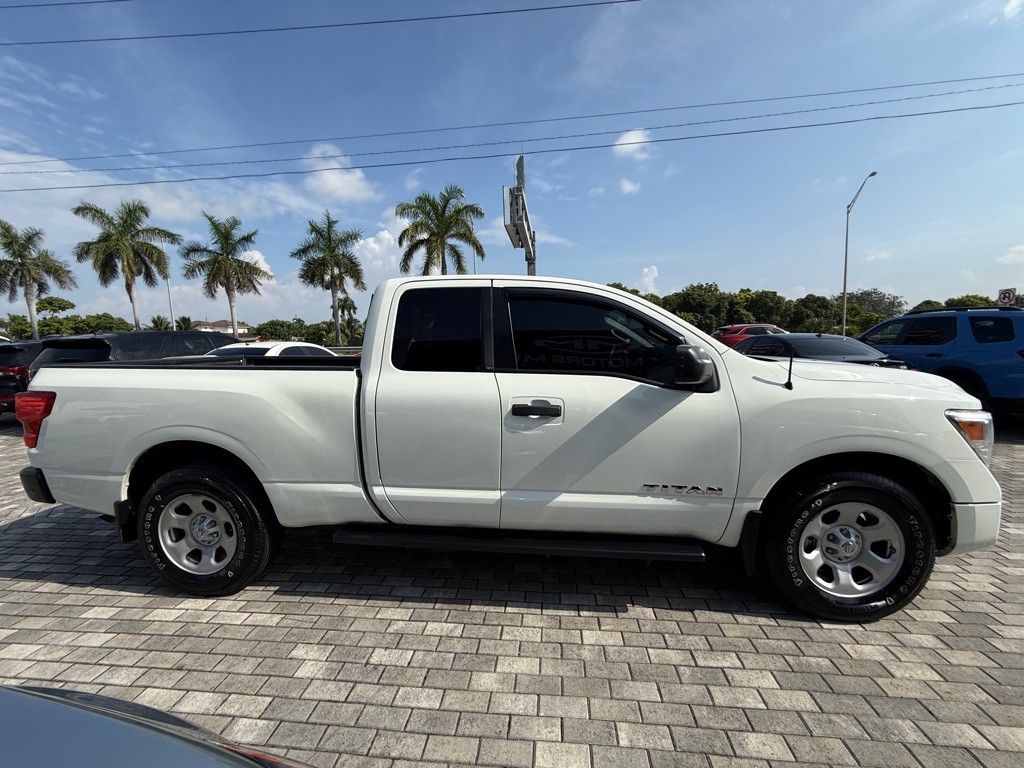 2021 Nissan Titan Image 9