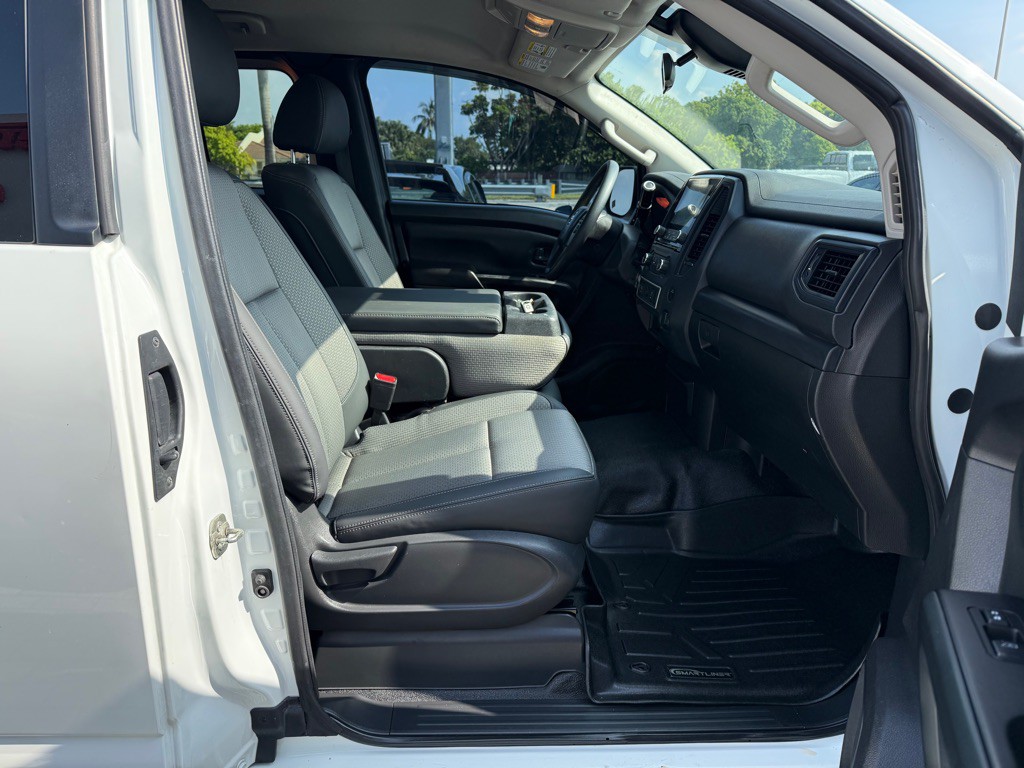 2021 Nissan Titan Image 13