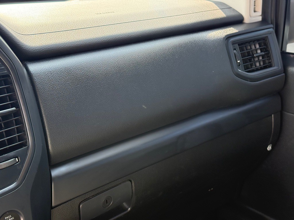 2021 Nissan Titan Image 21