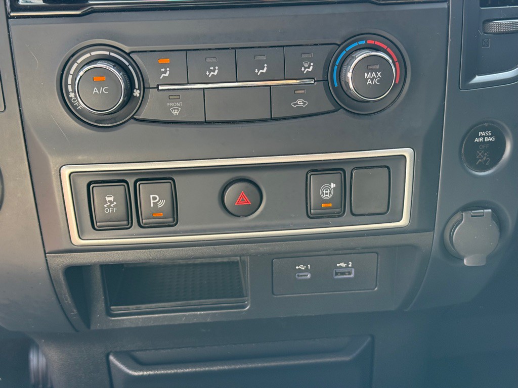 2021 Nissan Titan Image 23