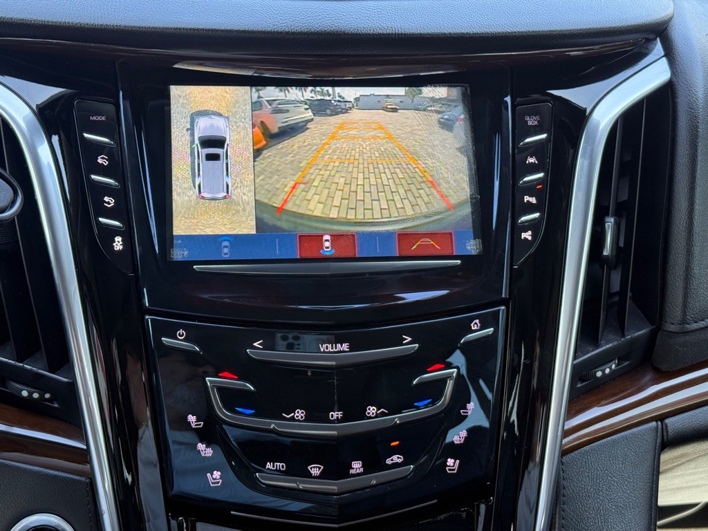 2020 Cadillac Escalade Image 15
