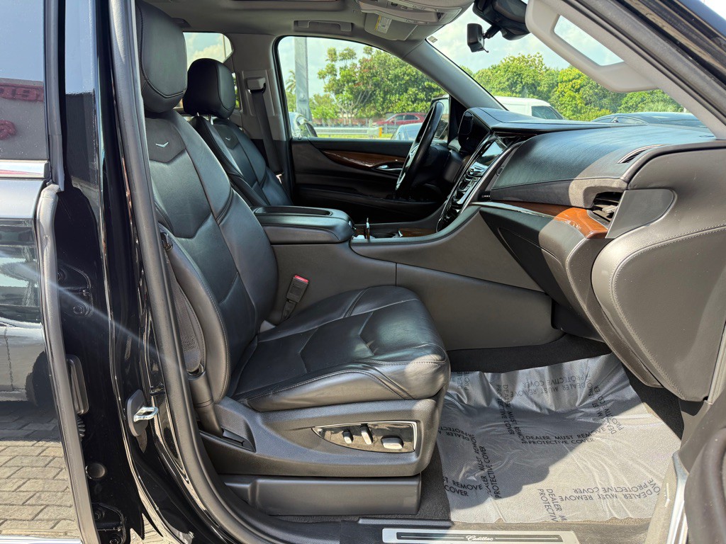 2020 Cadillac Escalade Image 30