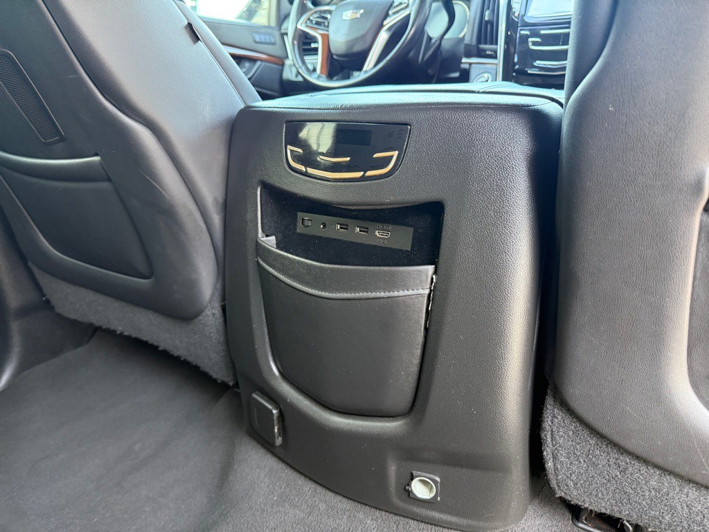 2020 Cadillac Escalade Image 31