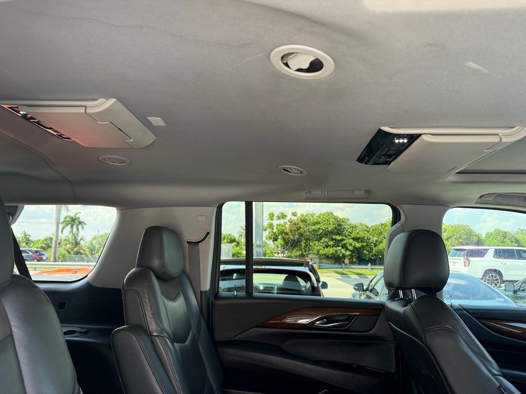 2020 Cadillac Escalade Image 32