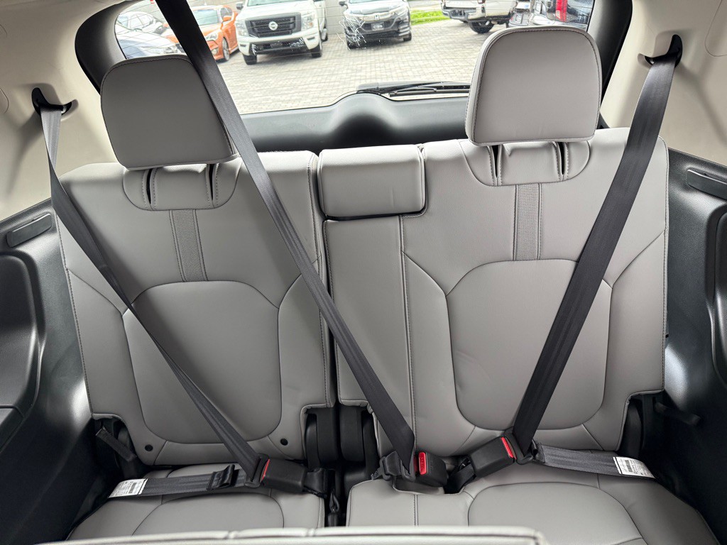 2025 Honda Pilot Image 32