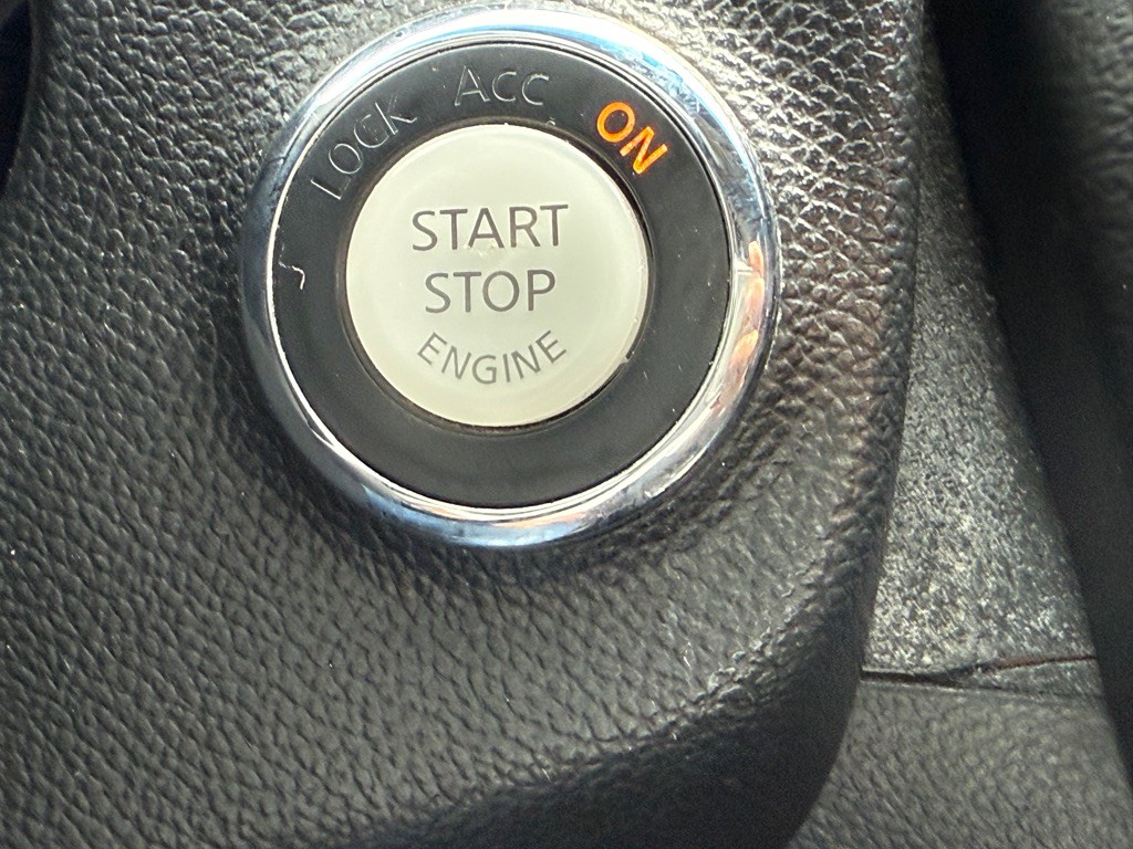2012 INFINITI G37 Image 23