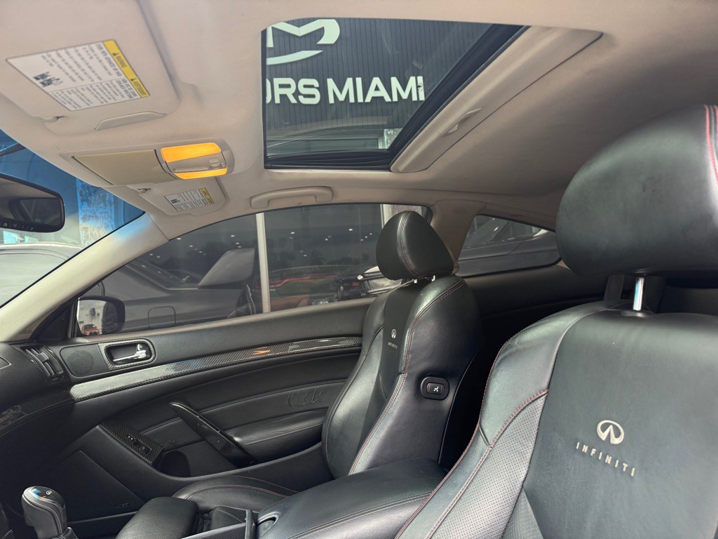2012 INFINITI G37 Image 25