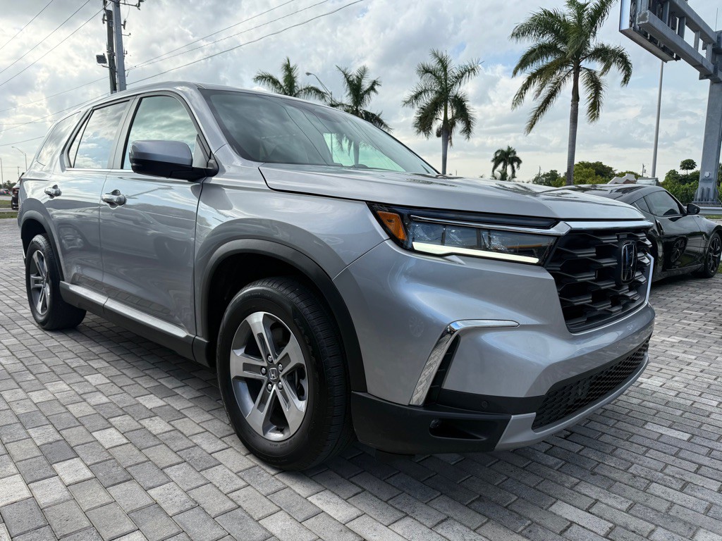 2025 Honda Pilot Image 1