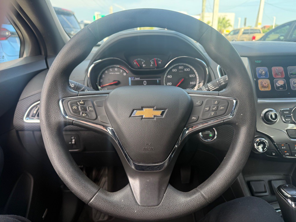 2018 Chevrolet Cruze Image 12