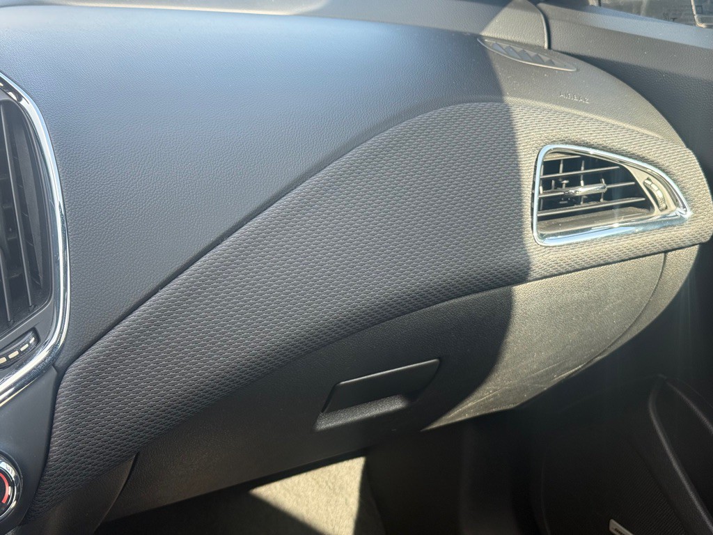 2018 Chevrolet Cruze Image 21