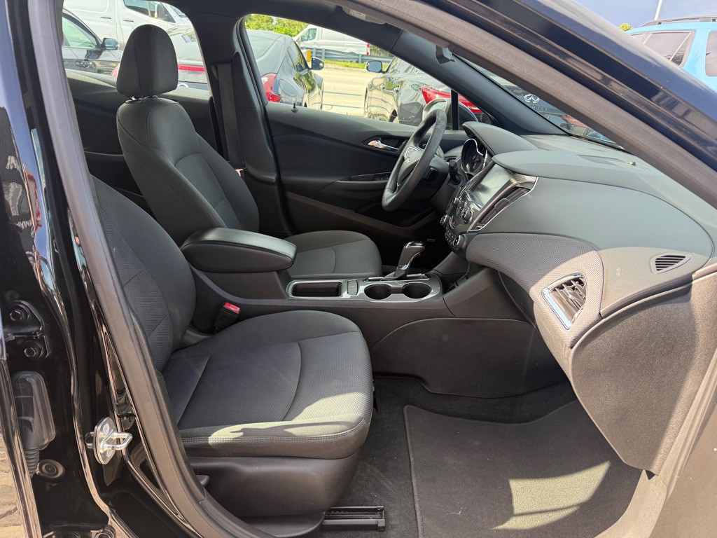 2018 Chevrolet Cruze Image 25