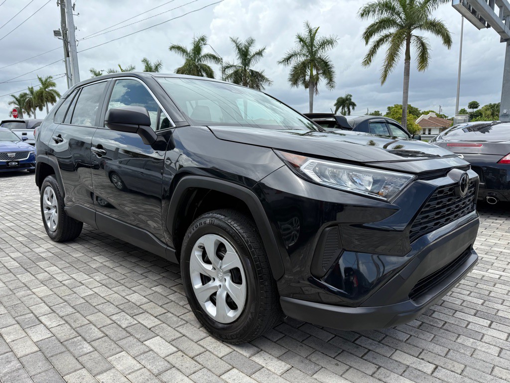 2022 Toyota Rav4 Image 1