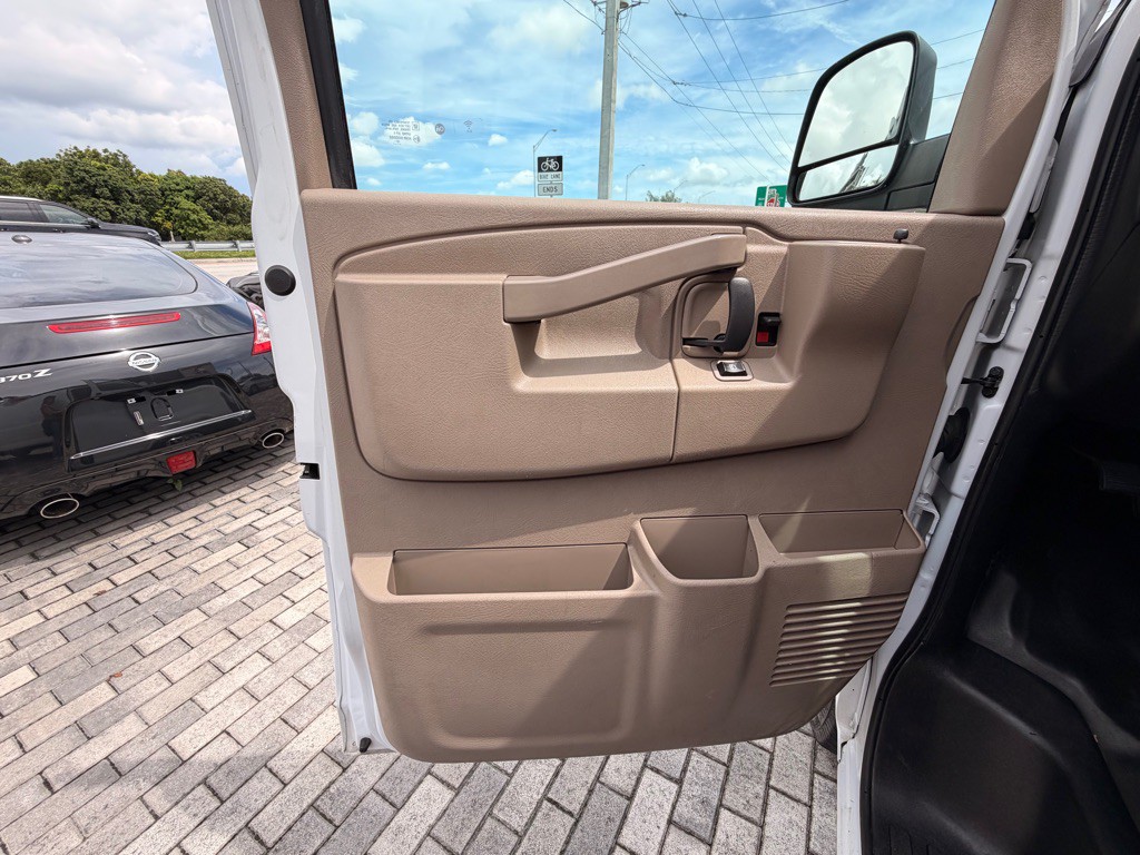 2021 Chevrolet Express Image 13