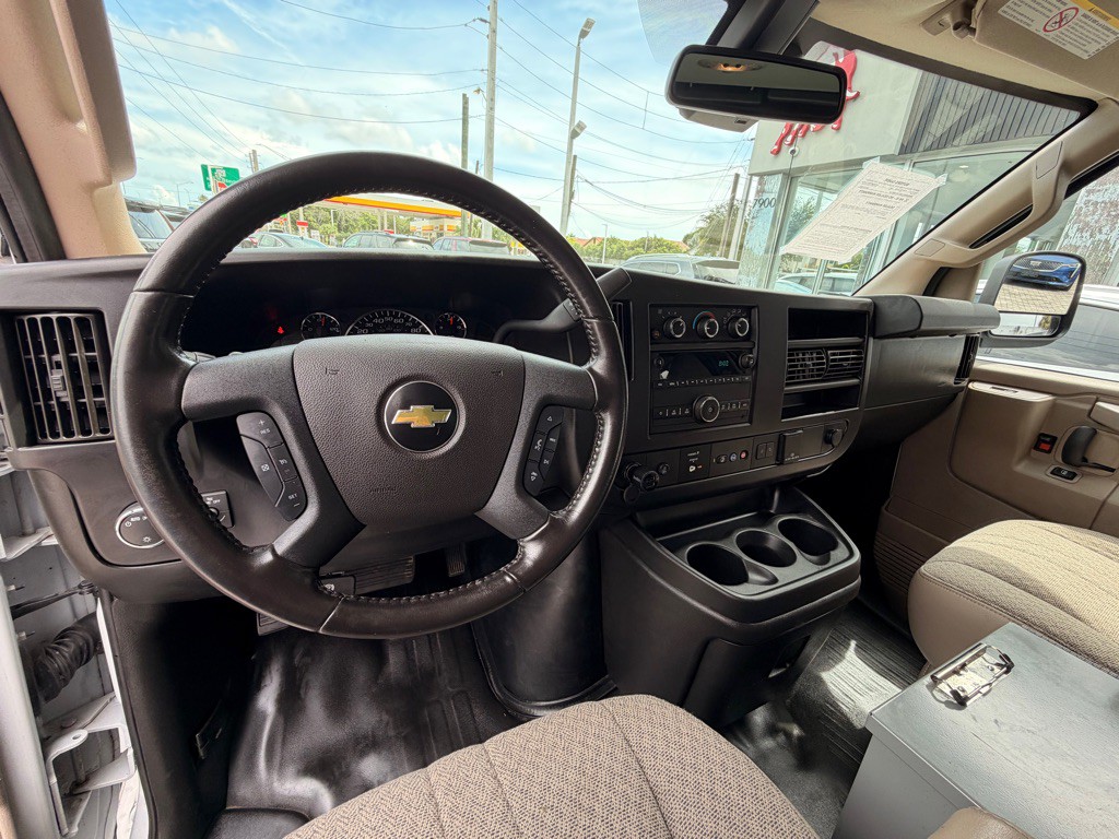 2021 Chevrolet Express Image 15