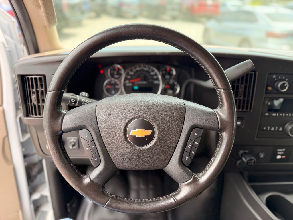 2021 Chevrolet Express Image 16