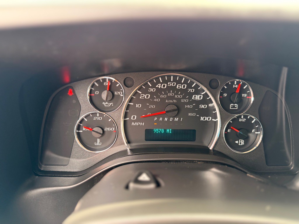 2021 Chevrolet Express Image 17