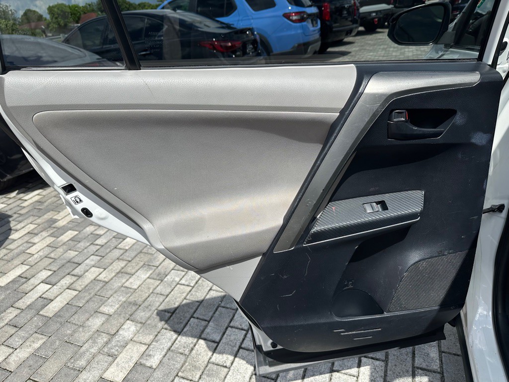 2013 Toyota Rav4 Image 18