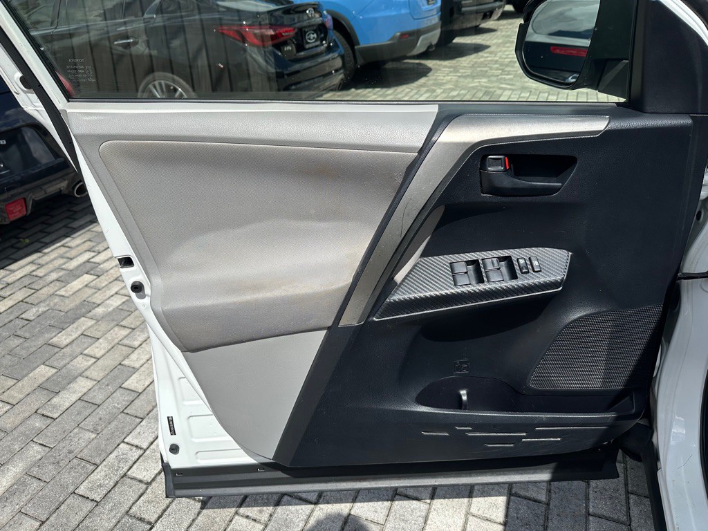 2013 Toyota Rav4 Image 10