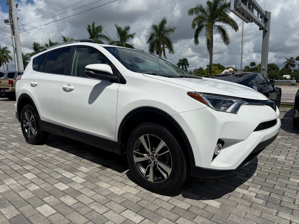 2018 Toyota Rav4 Image 1