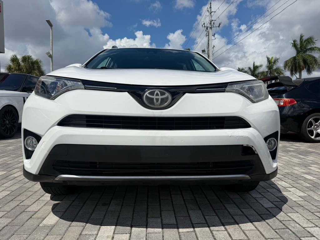 2018 Toyota Rav4 Image 2