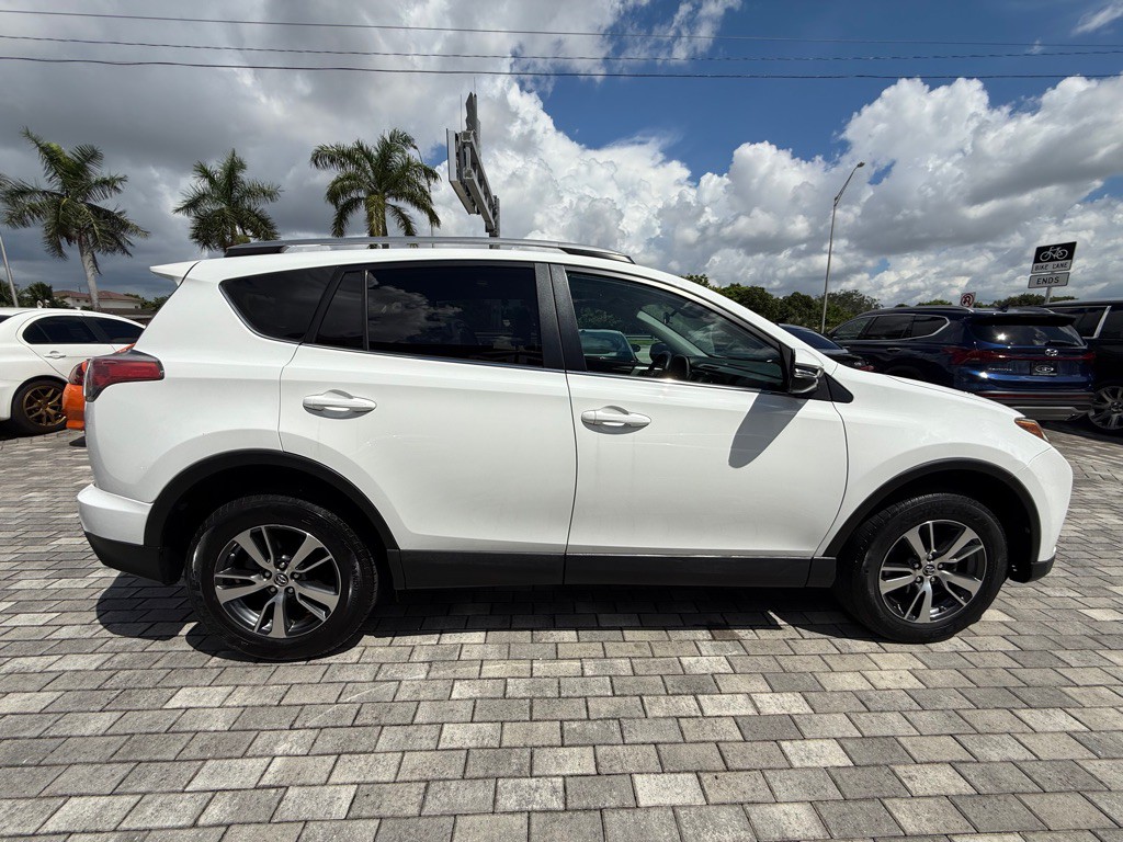 2018 Toyota Rav4 Image 10