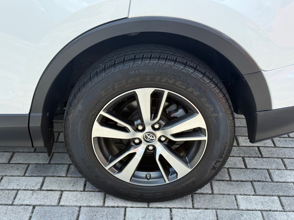 2018 Toyota Rav4 Image 32