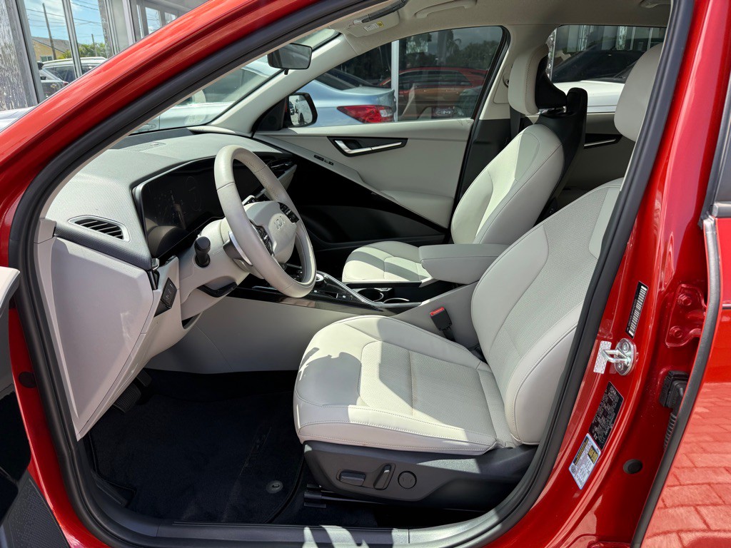 2023 Kia Niro Image 29