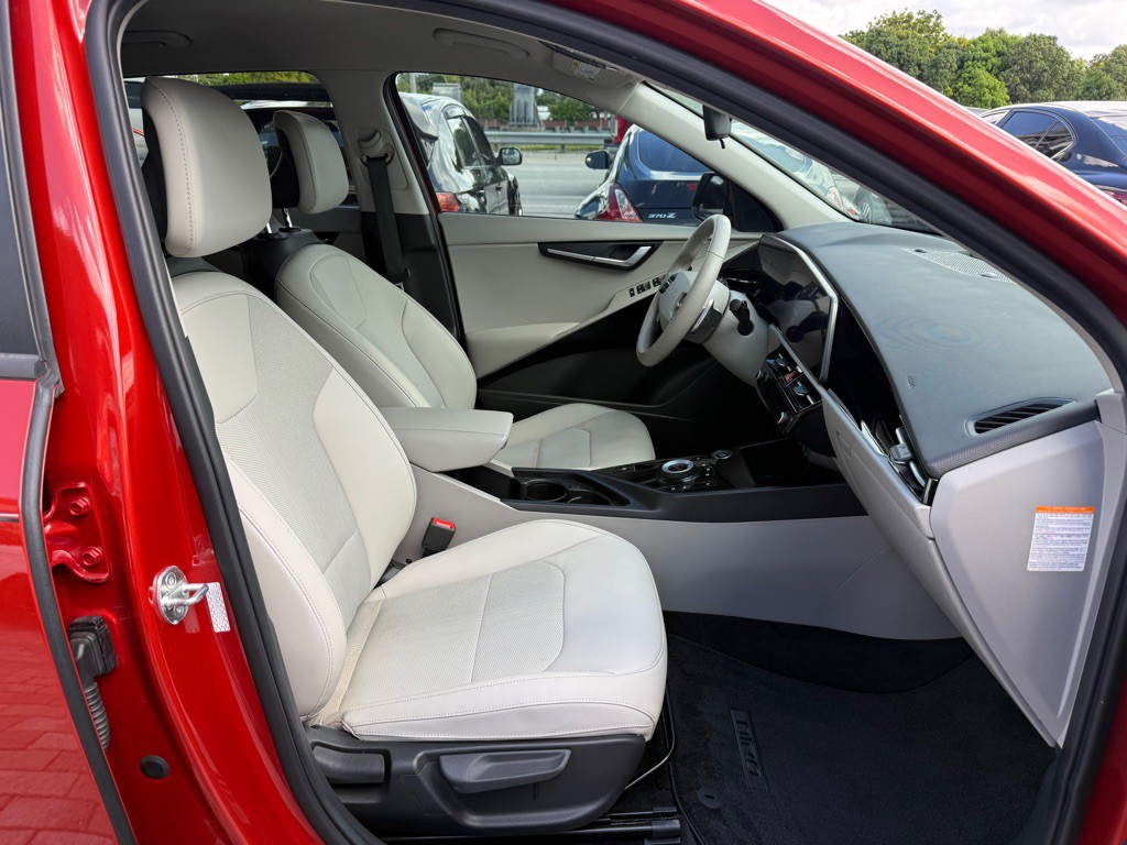2023 Kia Niro Image 33