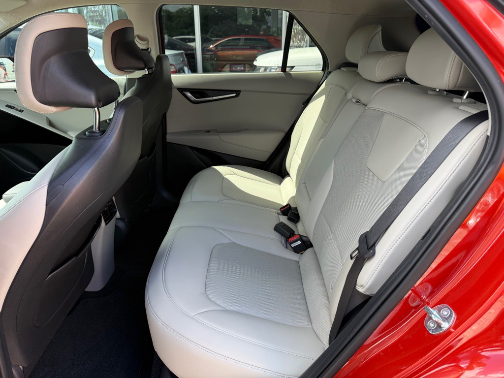 2023 Kia Niro Image 34