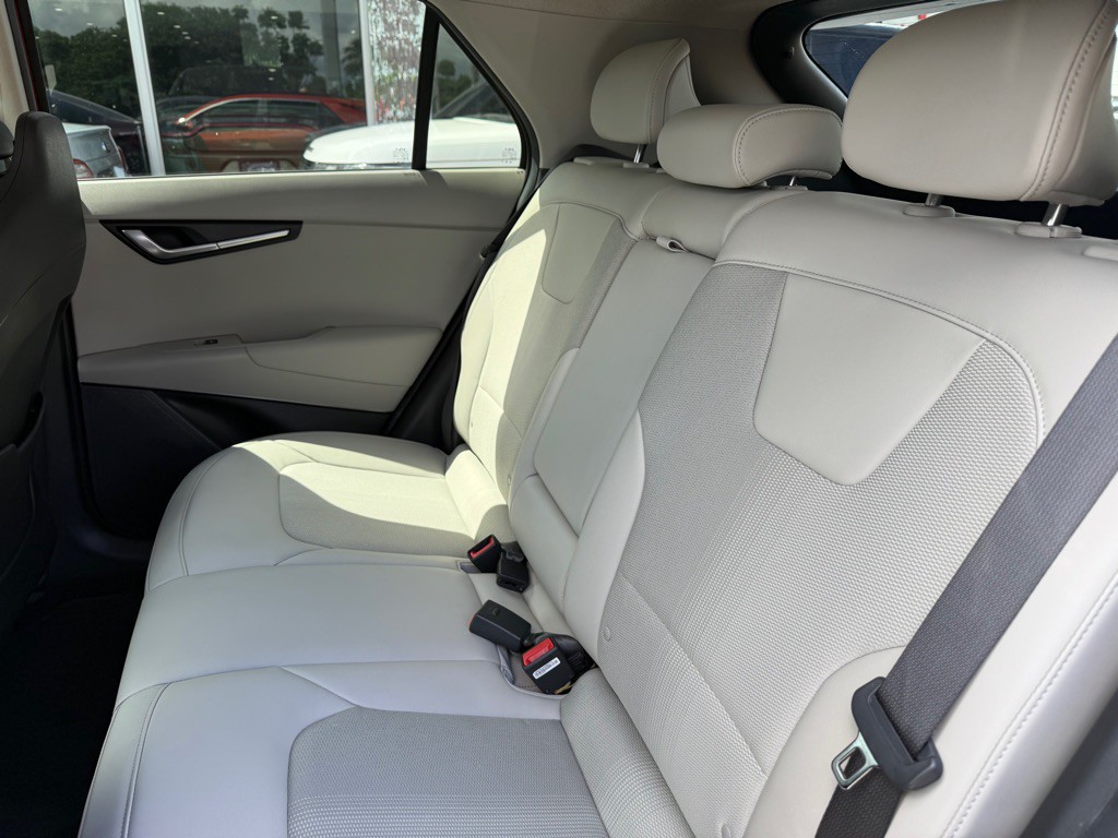 2023 Kia Niro Image 36