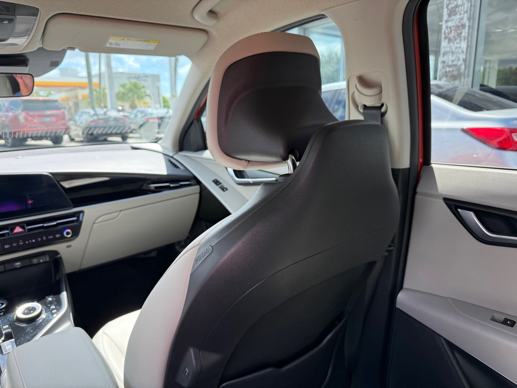 2023 Kia Niro Image 37