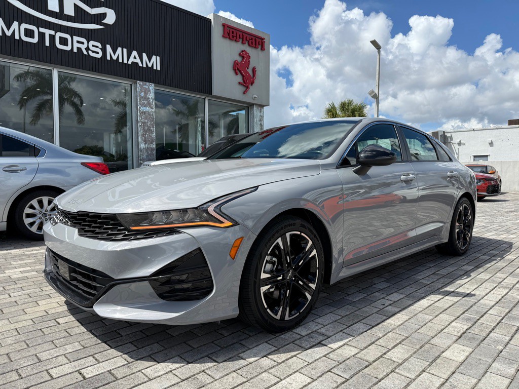 2023 Kia K5 Image 3