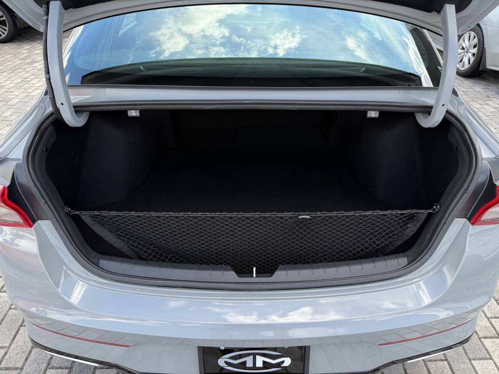 2023 Kia K5 Image 5