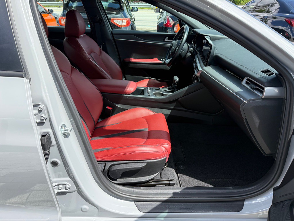 2023 Kia K5 Image 31