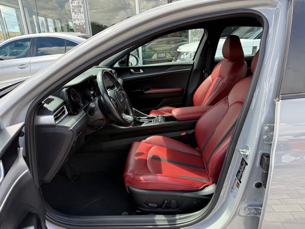2023 Kia K5 Image 32