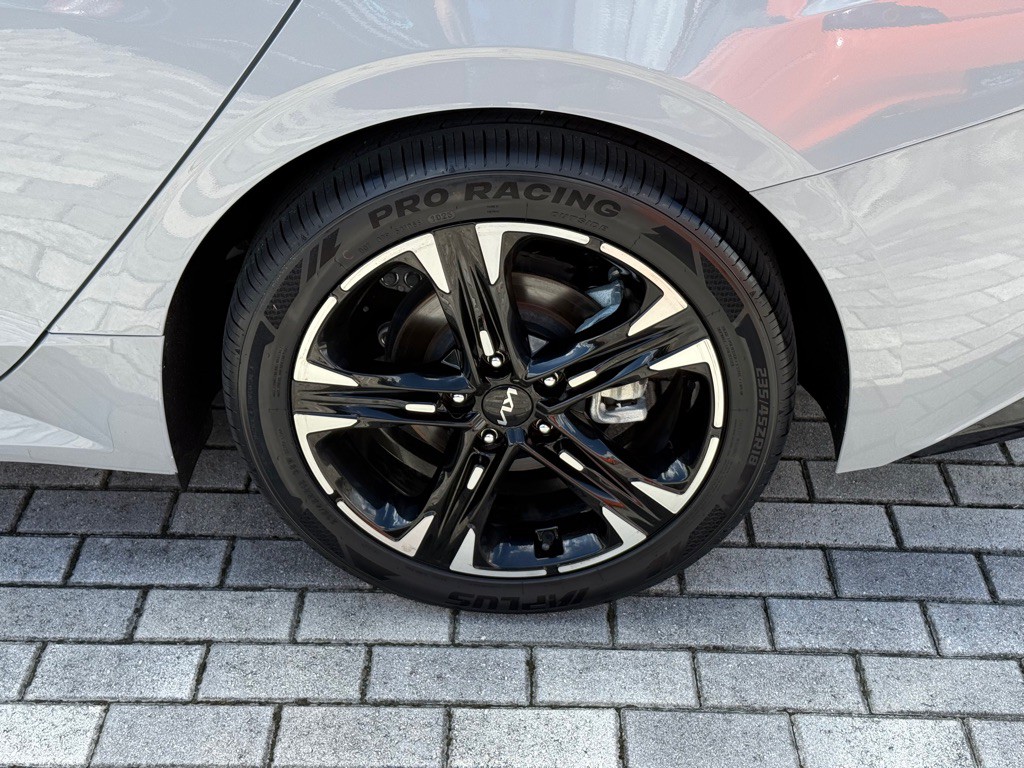 2023 Kia K5 Image 37