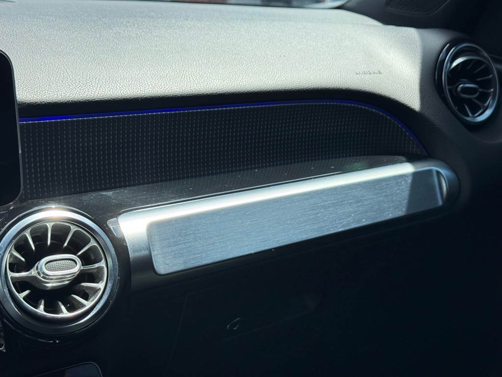2020 Mercedes-Benz GLB Image 18