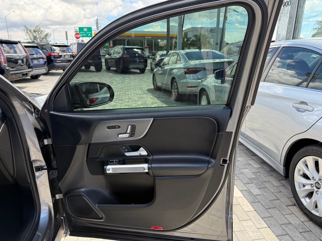 2020 Mercedes-Benz GLB Image 36