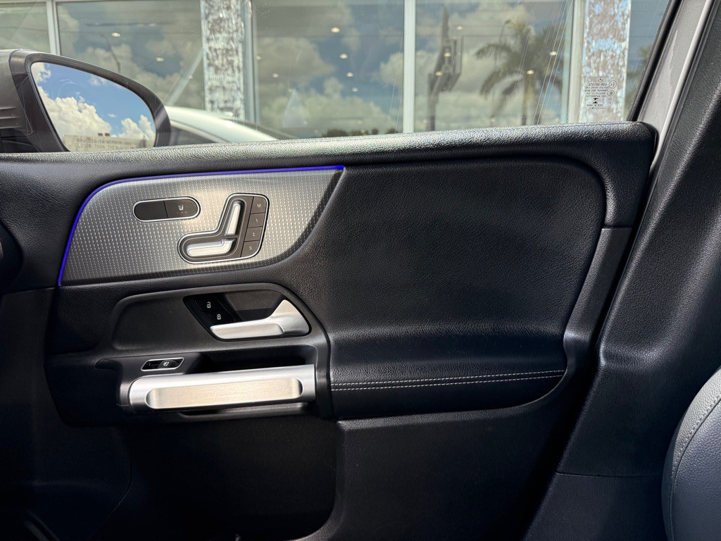 2020 Mercedes-Benz GLB Image 42