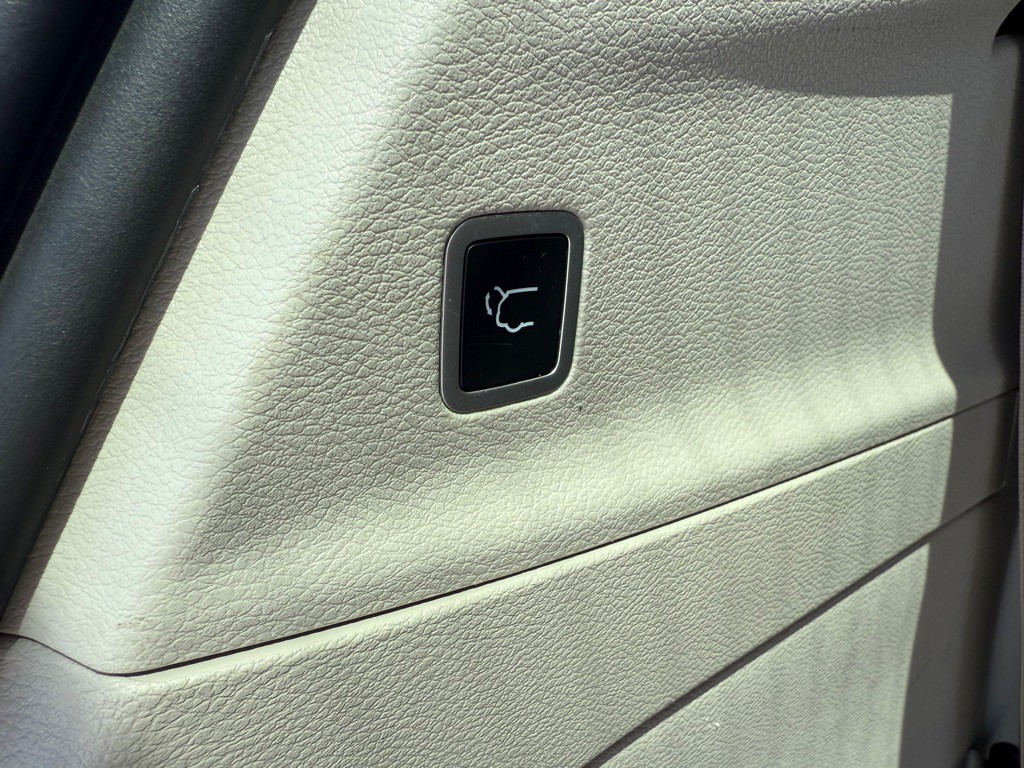 2020 Chrysler Voyager Image 9