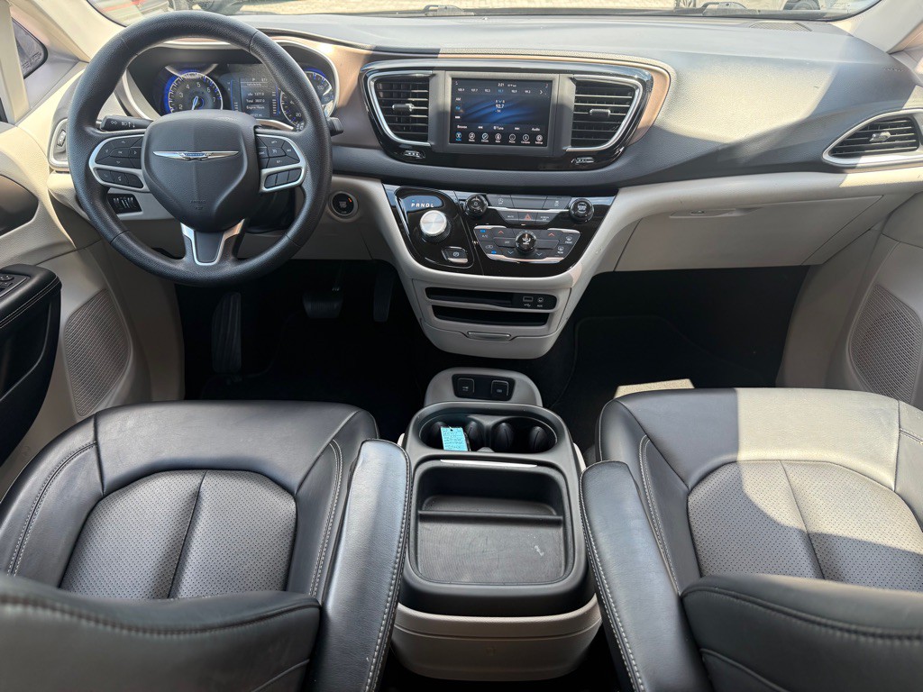 2020 Chrysler Voyager Image 13