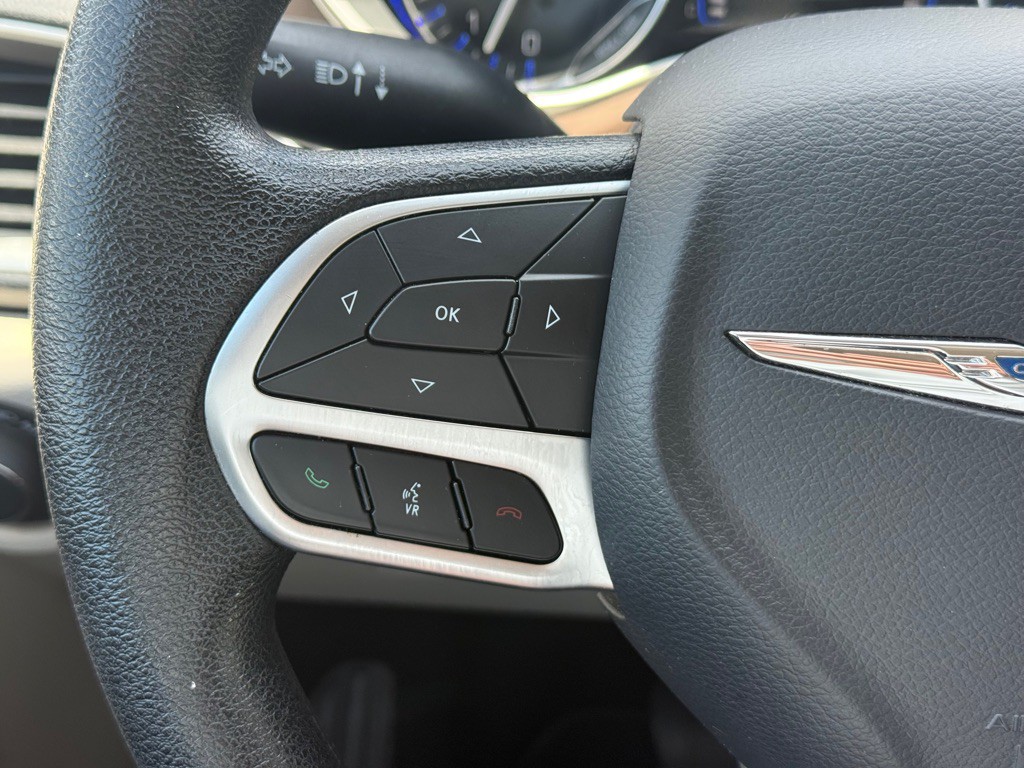2020 Chrysler Voyager Image 15